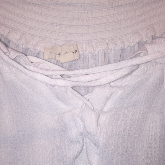 Delicate white top - Picture 2 of 2